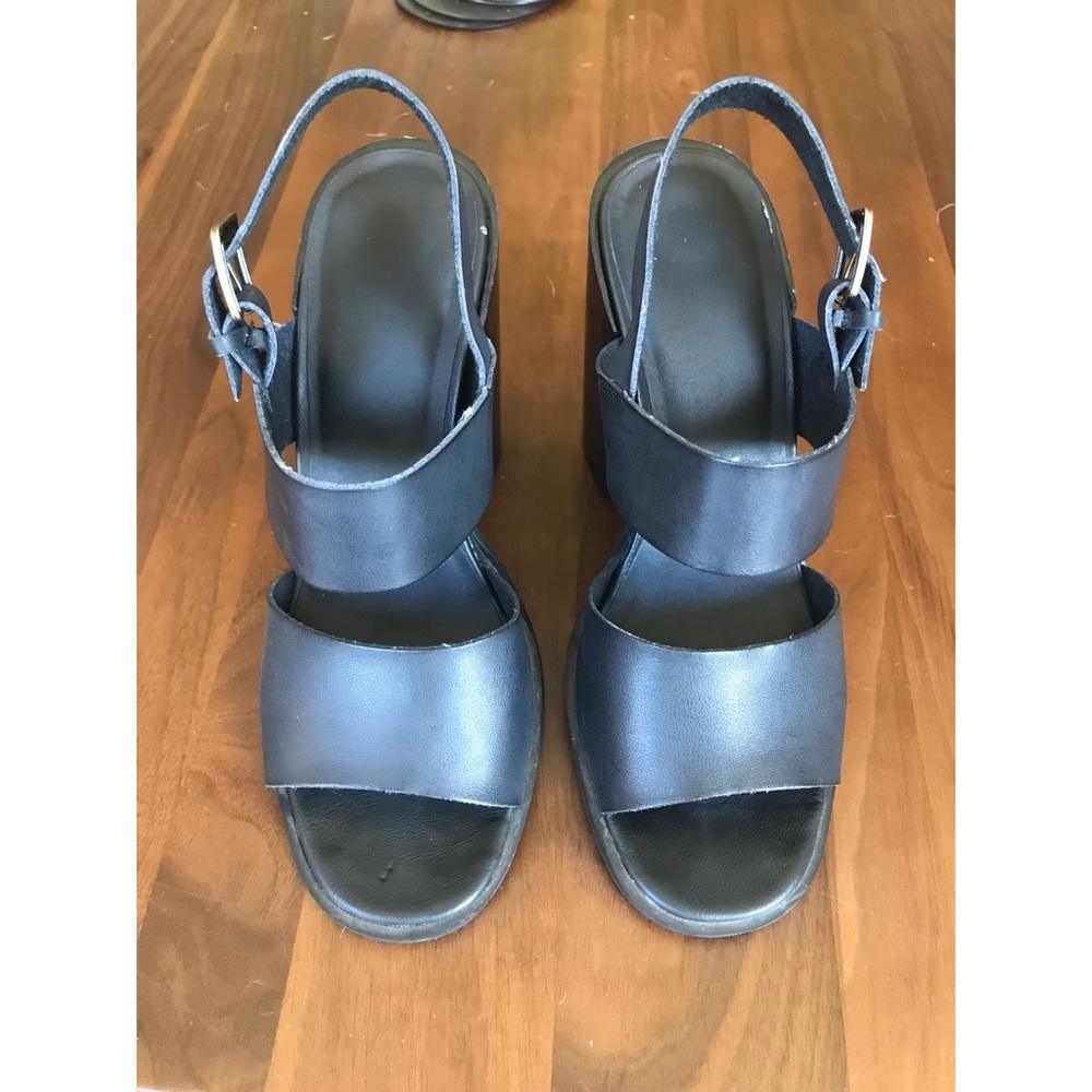 Urban Outfitters strapped black heels 9 - Picture 3 of 5